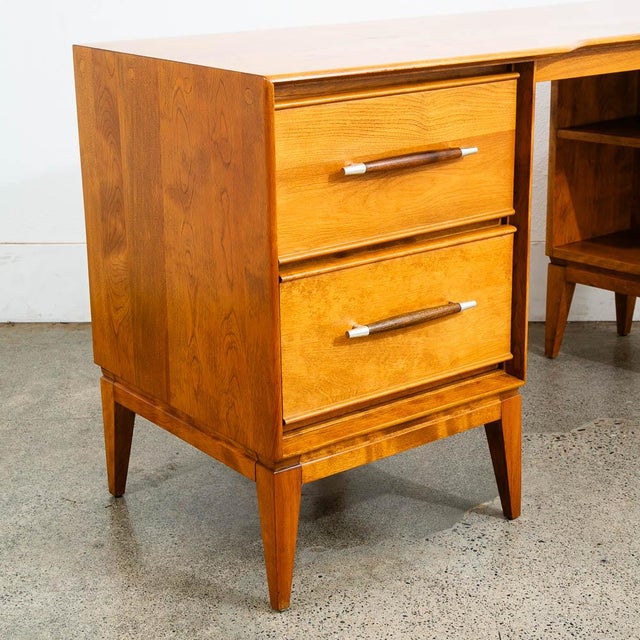 1960s Mid Century Modern Desk Blonde Shelf Maple Wood Heywood Wakefield Drawers Office For Sale - Image 10 of 12