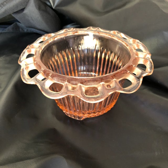 Vintage Pink Depression Glass Lace Edge Bowl 7"W X 4"H , No makers mark in excellent condition.