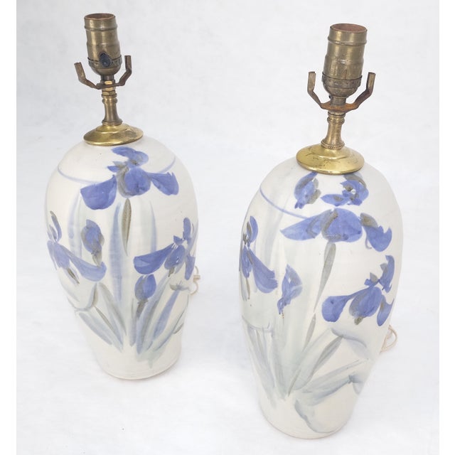 Mid 20th Century Pair of Ceramic White & Flow Blue Artist Signed Vase Shape Table Lamps MINT For Sale - Image 5 of 9