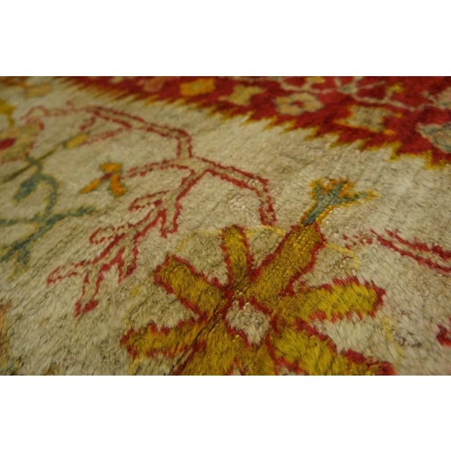 Late 19th Century Turkish Angora Oushak Carpet ( 7' 6'' x 10' - 230 x 305 cm )