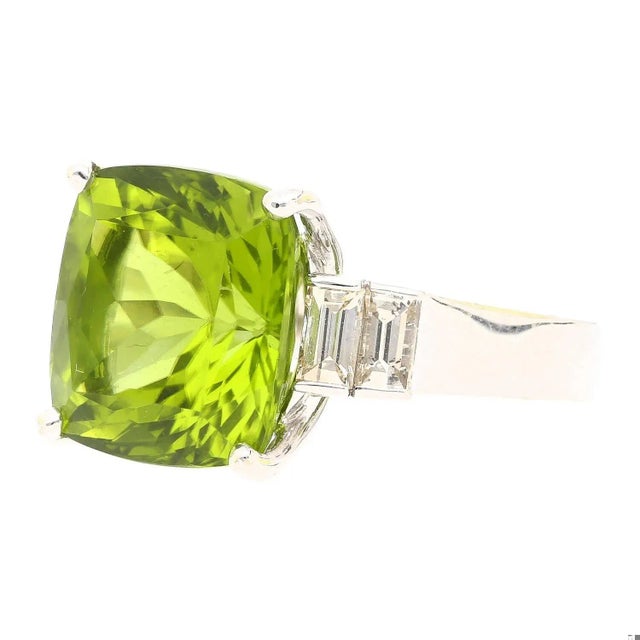 Modern Vintage 14.11 Carat Peridot and Baguette Cut Diamond in 18k White Gold Ring, Size 6 For Sale - Image 3 of 8