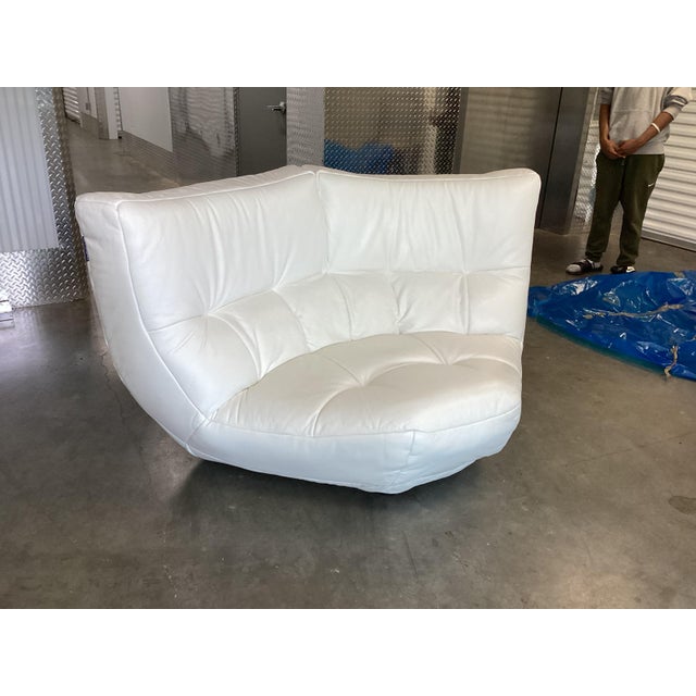 Super Cool Contemporary Italian White Leather Double Curved Chair For Sale - Image 9 of 9