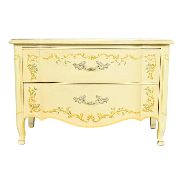 Drexel Heritage French Provincial Louis XV Cream Lacquered Paint-Decorated Commode or Bedside Chest, 1970s For Sale