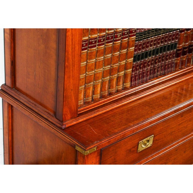 Brown English Mahogany Concealed Flatscreen TV Cabinet, Late 20th Century For Sale - Image 8 of 11