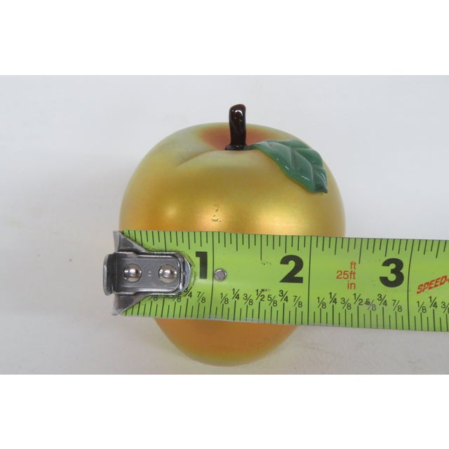 Orient and Flume Iridescent Gold Apple Paperweight P0184j3 Art Glass Fruit 4800b For Sale - Image 17 of 17