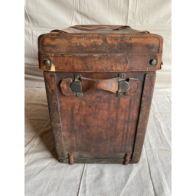 Early 20th Century Nyc East End Hotel Luggage Trunk For Sale - Image 4 of 12