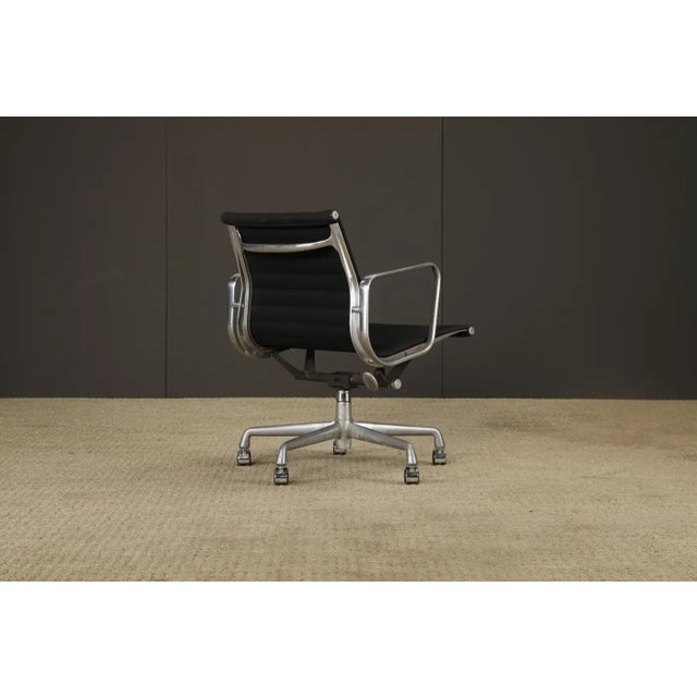 1980s 'Aluminum Group' Swivel Chair by Charles Eames for Herman Miller, 1980s, Signed For Sale - Image 5 of 18