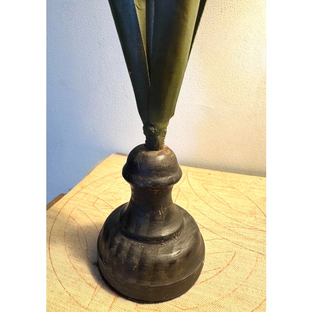 Vintage Italian Tole Hyacinth Sculpture – Hand-Painted Pink Metal Botanical Decor, Hollywood Regency Style For Sale - Image 4 of 11