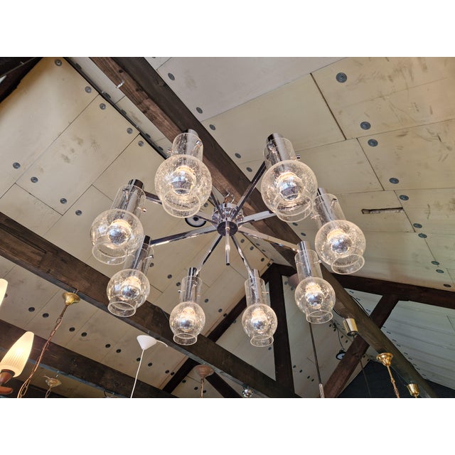 Metal Large Chandelier Light in Chromed Metal and Transparent Blown Bubbled Glass, 1970s For Sale - Image 7 of 10
