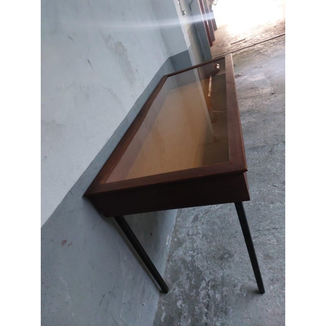 Mid-Century Display Case, 1960 For Sale - Image 18 of 18