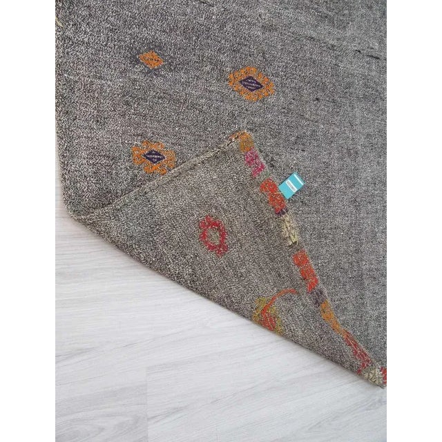Vintage Turkish Kilim Handwoven Embroidered Grey Oversize Area Rug - 8′4″ × 13′5″ For Sale In Los Angeles - Image 6 of 6