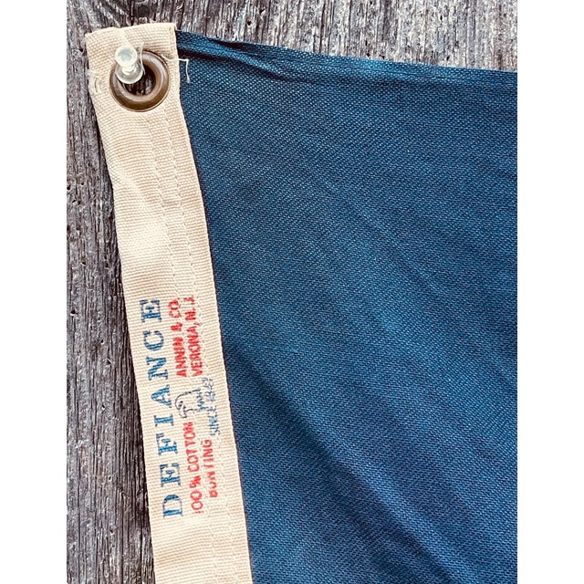 Real Vintage Betsy Ross American Revolutionary Flag 13 Stars Cotton 1976 With Beautiful Naturally Faded Patina and Wear. For Sale - Image 4 of 8