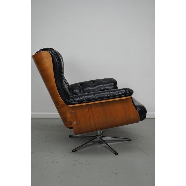 This lounge chair was designed by Martin Stoll and manufactured by Giroflex in Germany around 1960. Designed in style of...