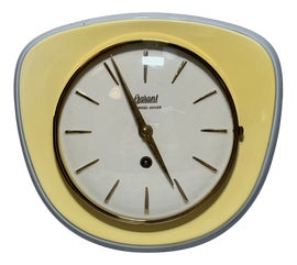 Example of Wall & Desk Clocks