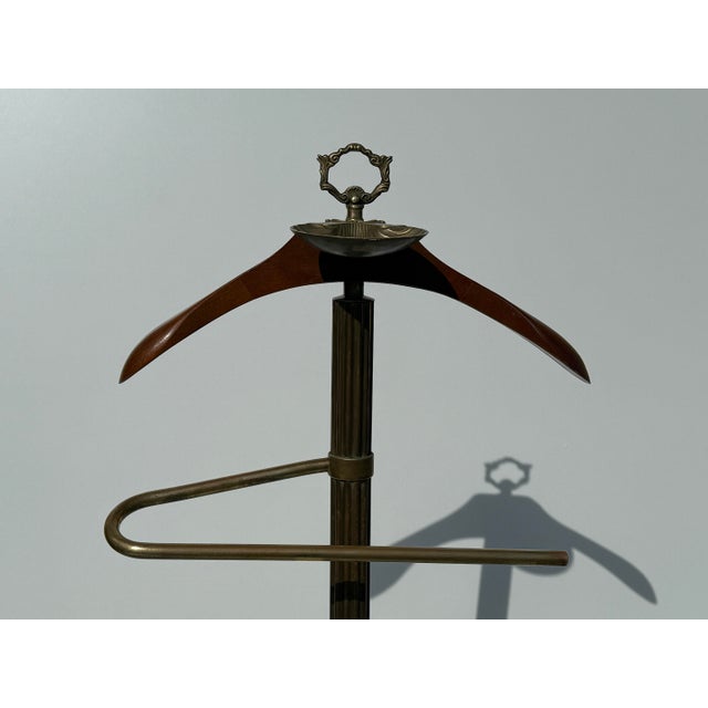 Maison Jansen 1970s Brass Gentleman’s Valet For Sale - Image 4 of 12