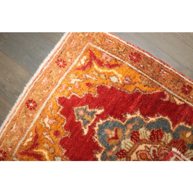 Bright Turkish Sivas Mini Rug no. j4821 For Sale - Image 4 of 4