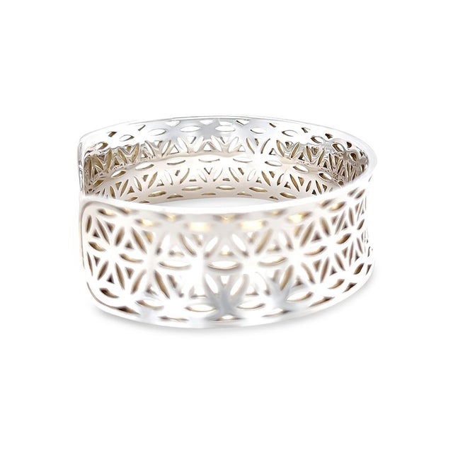 2020s Sterling Silver Cut-Out Pattern Cuff Bangle 37.6g For Sale - Image 5 of 6
