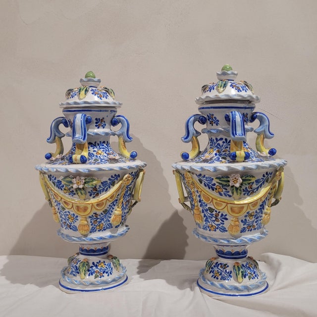 Hand-Painted Earthenware Tibore Vases by José Gimeno Martínez, Manises, Valencia, Spain, 1970s, Set of 2 For Sale - Image 4 of 13