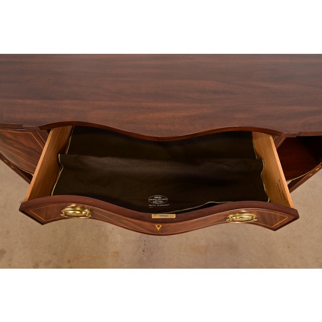 Brown Henkel Harris Federal Inlaid Flame Mahogany Serpentine Front Sideboard Credenza With Brass Gallery For Sale - Image 8 of 16