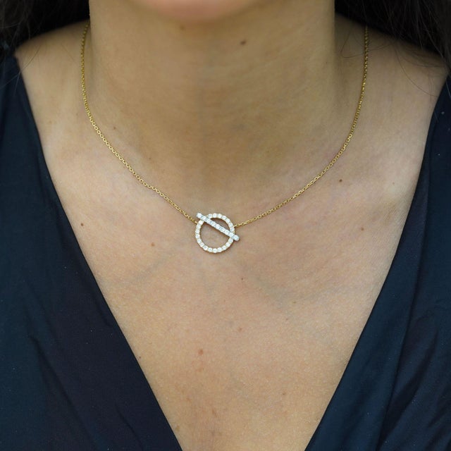 1/2 Carat Diamond Pave Circle & Bar Toggle 14k Yellow Gold Pendant Necklace For Sale In Miami - Image 6 of 6