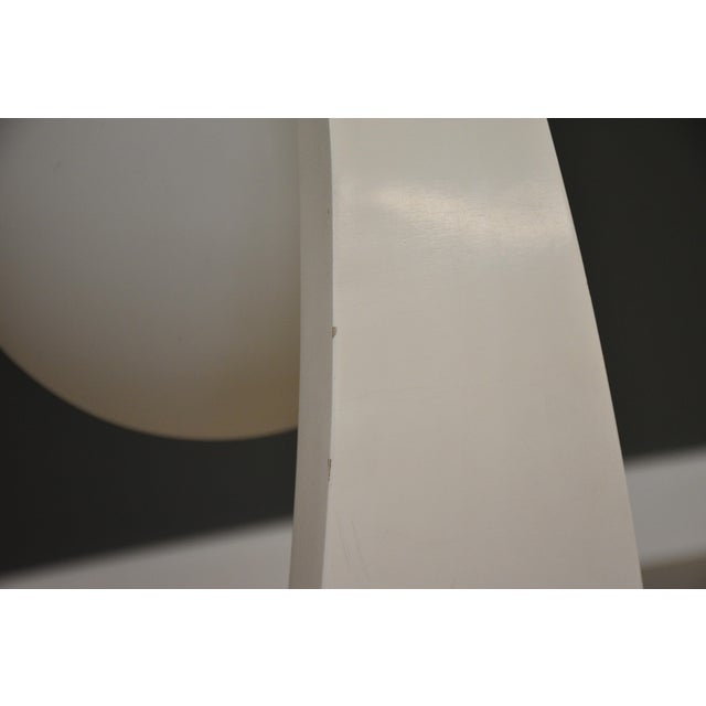 1970s White Mid Century Table Lamp by Jack Haywood for Modeline For Sale - Image 9 of 9