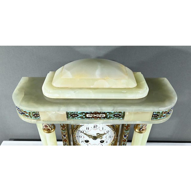 Napoleon III Clock with Columns in Onyx and Enamels, 19th Century For Sale - Image 4 of 18