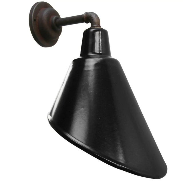 Factory wall light black enamel, white interior diameter cast iron wall piece: 10.5 cm / 4”. 2 holes to secure e27/e26....
