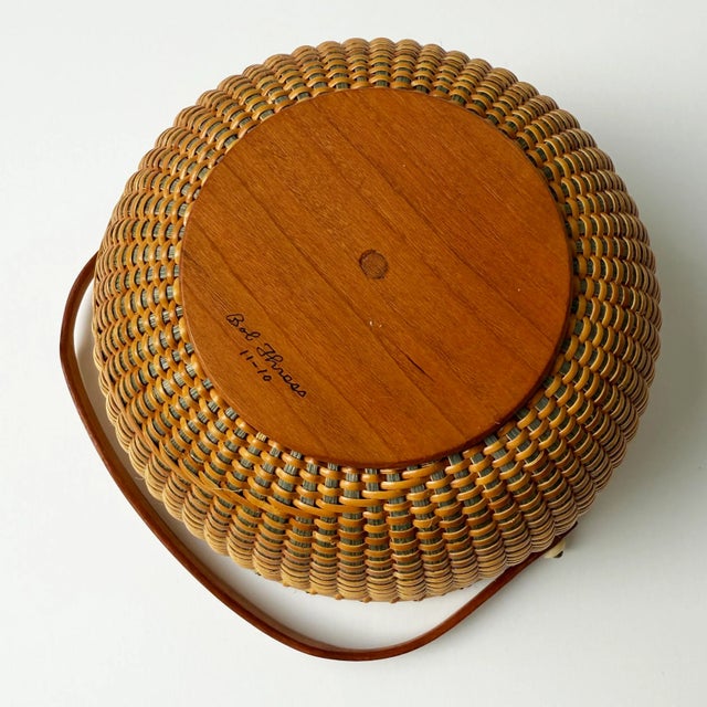 Wood Vintage Signed Nantucket Lightship Basket – Handcrafted With Bone Handle & Geometric Pattern For Sale - Image 7 of 7