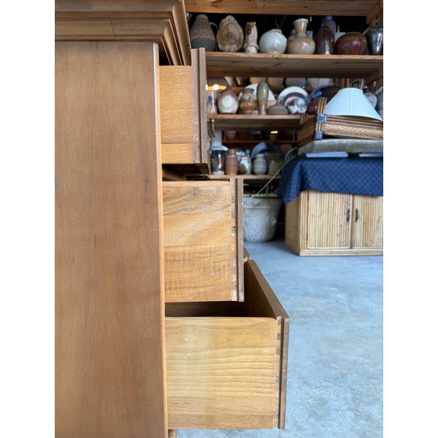 Vintage Broyhill Premier Division 9-Drawer Dresser With Brass Handle For Sale - Image 11 of 17