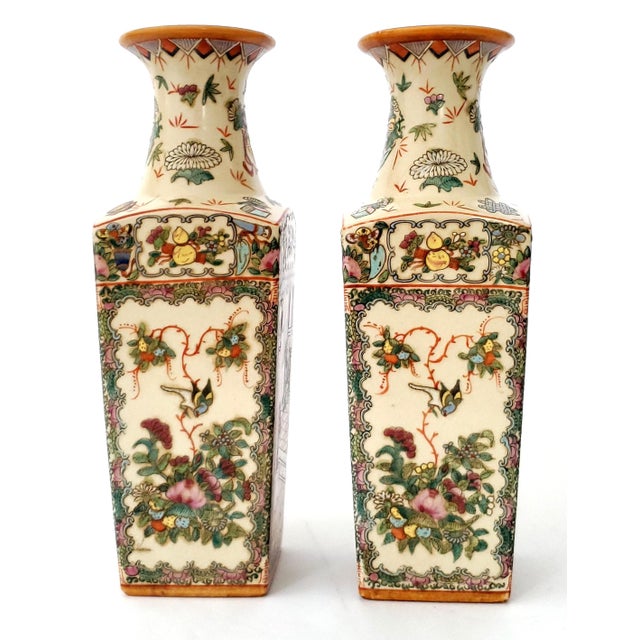 Mid-Century Modern Pair Antique Rose Medallion Qing Style Chinese Vases For Sale - Image 3 of 12