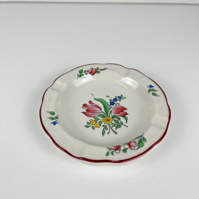 Ashtray, "Reverbe" model by KG Lunéville, rose pattern Dimensions: Diameter: 13 cm Height: 2 cm Very good overall...