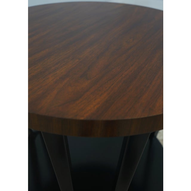 1980s Pair of Henredon Acquisitions 2 Tier Round Tables For Sale - Image 5 of 16