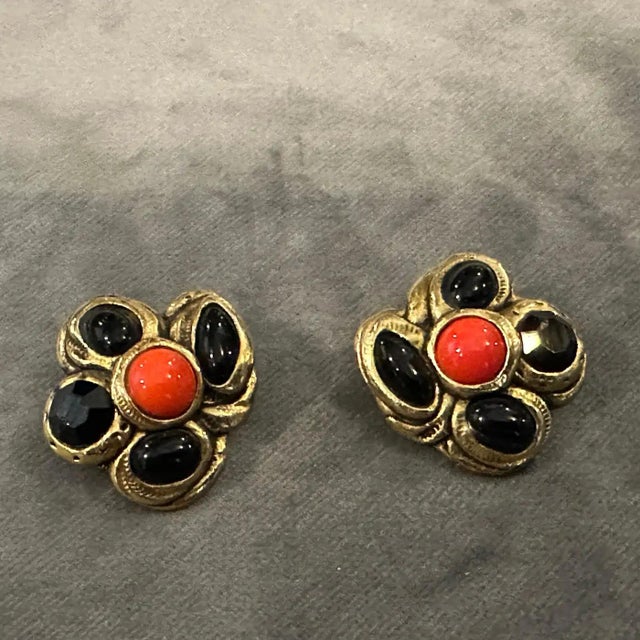 Gold 1980s Costume Jewelry Gilt Metal and Enamel Italian Earrings For Sale - Image 8 of 9