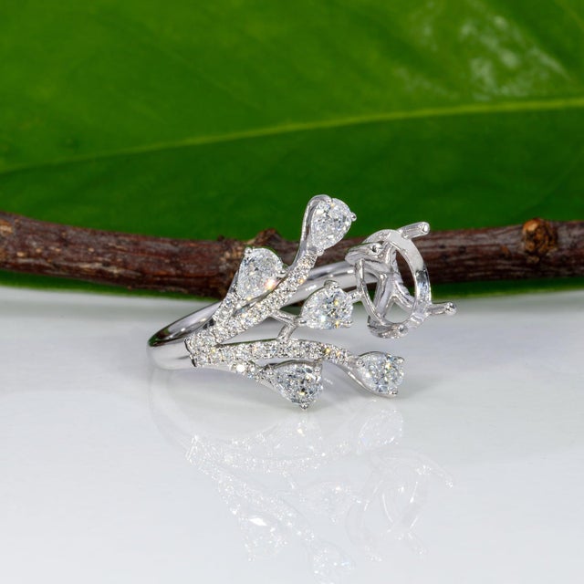 Lab Diamond Semi-Mount Ring With 12 Diamond Accents in Solid 14k Gold, Size 6.75 For Sale In Columbus - Image 6 of 8