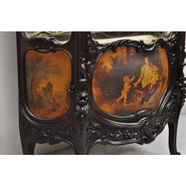 Late 19th Century French Louis XV Mahogany Hand Painted Curved Glass Vernis Martin Curio Cabinet For Sale - Image 5 of 12