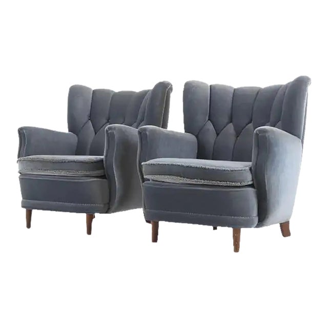 Pair of sublime mid-scale Danish club or lounge chair made in the 1940s. The chairs Bear resemblance Fritz Hansen's to...