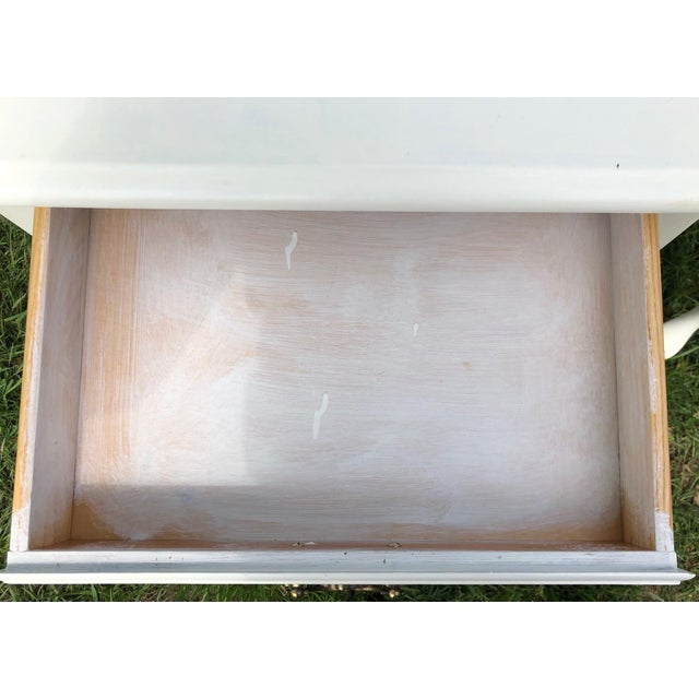 Late 20th Century Pair End Side Tables White Painted Queen Anne Style For Sale - Image 4 of 11