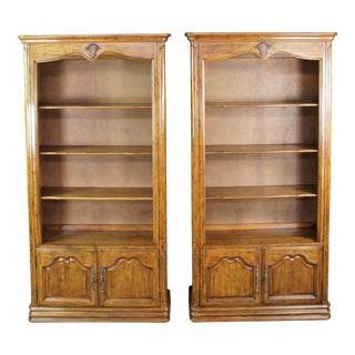 Vintage Davis Cabinet Co Fleming Walnut Library Bookcase - a Pair For Sale