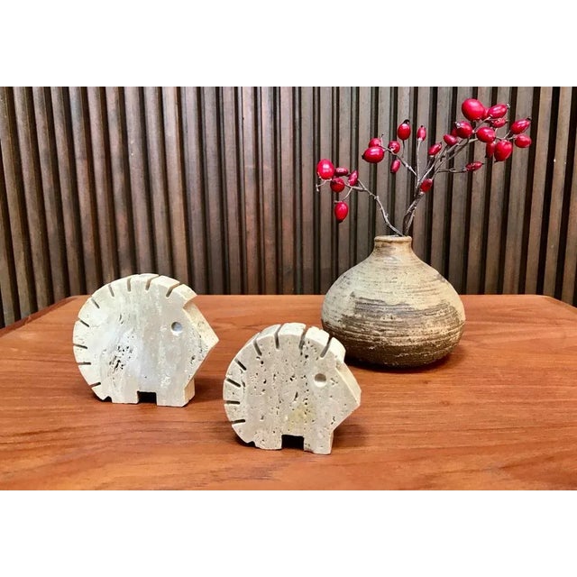 Italian Brutalist Travertine Hedgehog Figurines or Table Sculptures from Fratelli Mannelli, 1970s, Set of 2 For Sale - Image 9 of 18