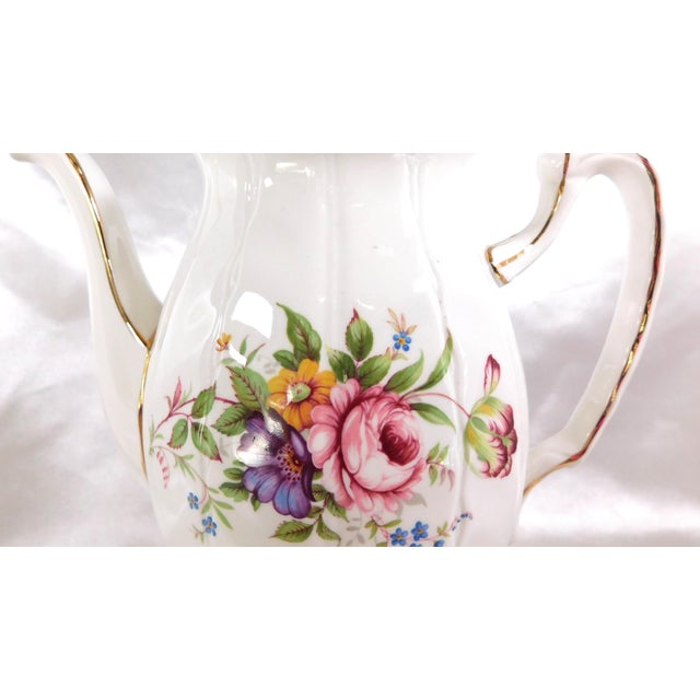 1980s 1980s Aynsley White Floral Coffee Pot in Aynsley Spray For Sale - Image 5 of 8