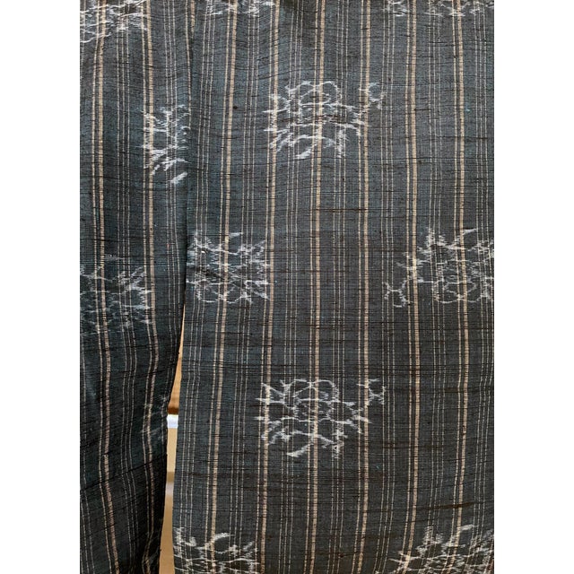 Japanese Woven Linen Kimono with Katazome Stencil Dyes For Sale In Atlanta - Image 6 of 9