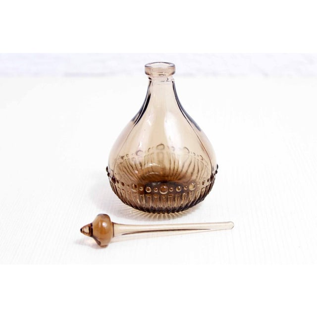 Small perfume bottle from the 60s/70s As a soliflore, simply as a decoration or of course to add your favorite perfume,...
