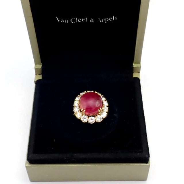 1960s Van Cleef & Arpels Large Cabochon Burmese No Heat Ruby Diamond Gold Ring Gia, Size 6 For Sale - Image 13 of 15