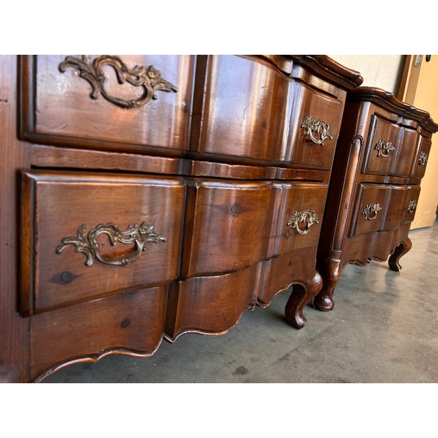 Pair of Italian Baroque Burled Walnut Chests of Nightstands For Sale - Image 10 of 12