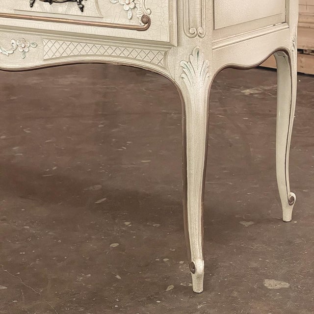 Vintage French Provincial Painted Commode For Sale - Image 16 of 18