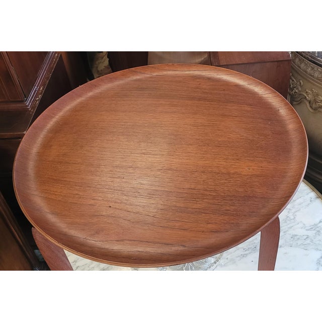 Wood 1960s Fritz Hansen Small MCM Disc Top Table For Sale - Image 7 of 9
