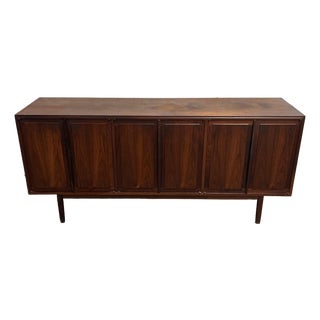 Jack Cartwright for Founders Attributed Mid Century Modern Walnut Sideboard 1960s For Sale