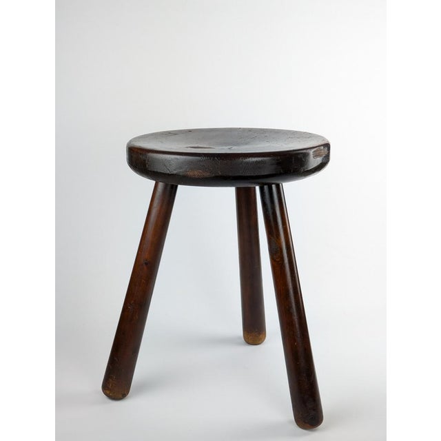 Tan Rustic Tripod Stool in Stained Pine, 1950s For Sale - Image 8 of 8