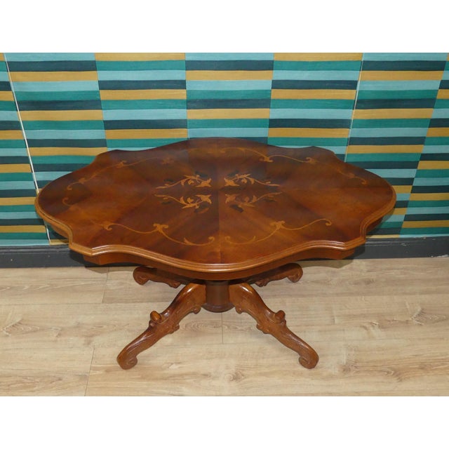Oval Coffee Table with Inlays in the style of Chippendale, 1960s For Sale - Image 9 of 13