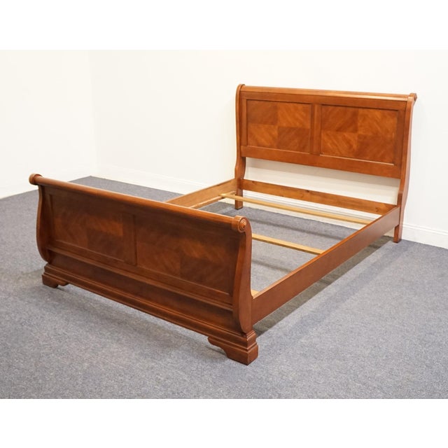 Collezione Europa Traditional Queen Size Sleigh Bed With Diamond Bookmatched Veneer - Cherry Finish For Sale - Image 4 of 8